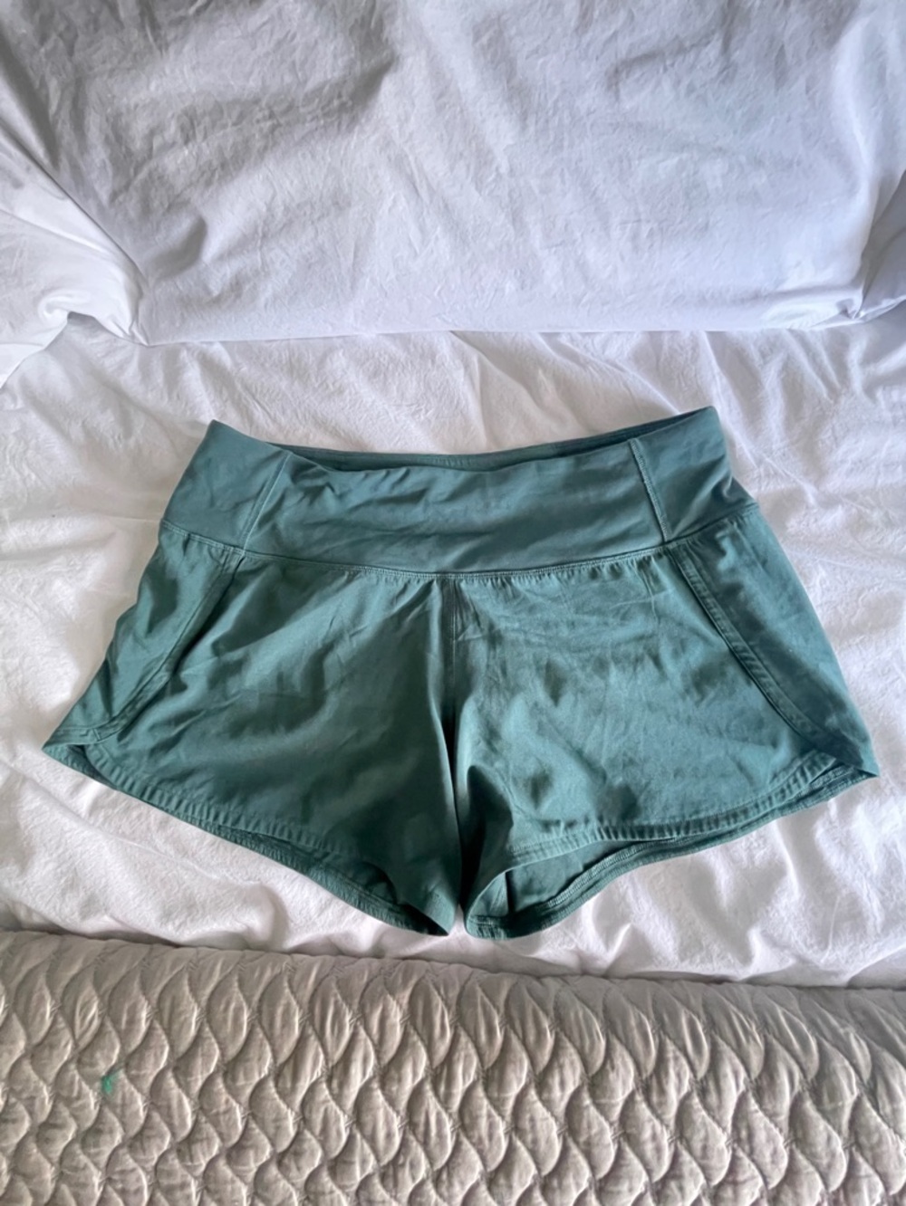 Lululemon shorts size 6, 4 inch inseam